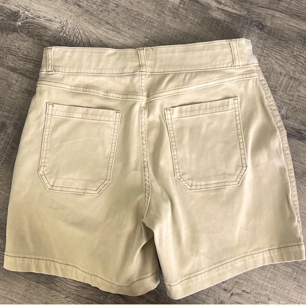 nwt SPANX 6” Twill Short in Almond Stretch Cargo Short Cream Tan 20358R Size XS - Picture 9 of 13
